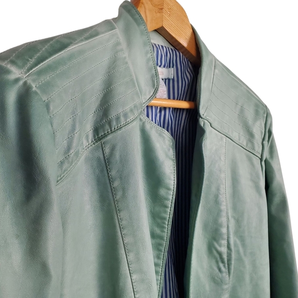 Women's Chico's Vegan Leather Jacket. Green. Chico's Size 2 (12 Or MED conv) - Picture 2 of 15